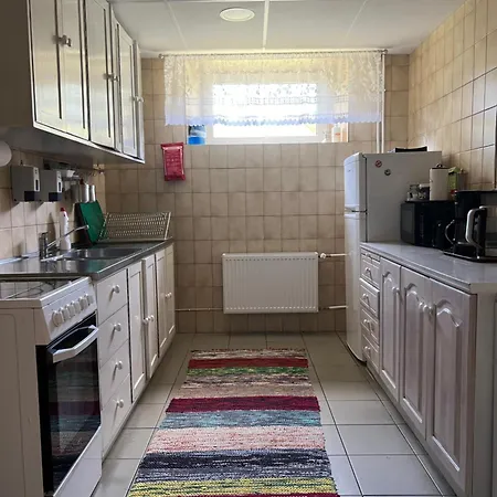 Kihnu Sadama Oeoemaja * Lemsi