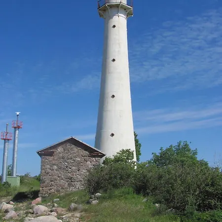 Pensjonat Kihnu Sadama Oeoemaja