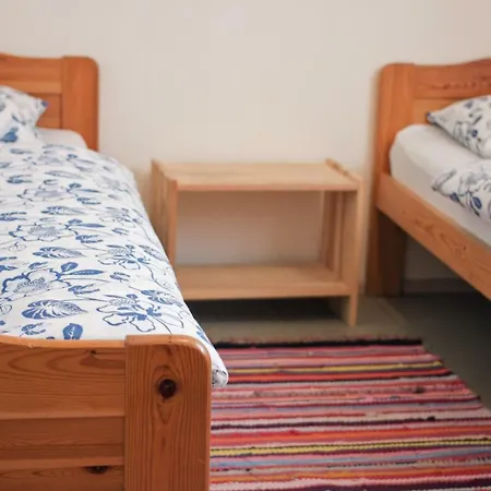 Pensjonat Kihnu Sadama Oeoemaja *