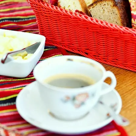 Kihnu Sadama Oeoemaja Pensjonat Lemsi