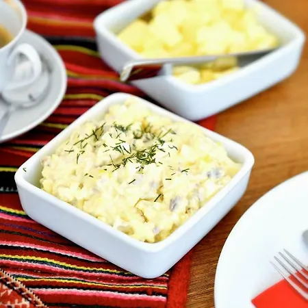 Kihnu Sadama Oeoemaja *