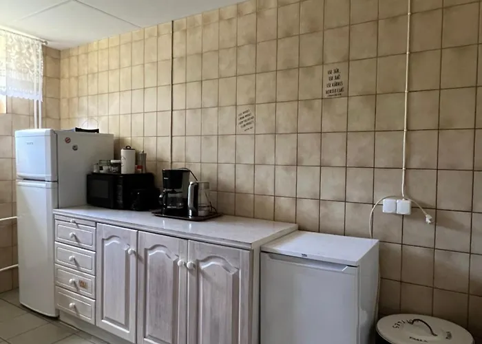 Kihnu Sadama Oeoemaja 招待所 Lemsi