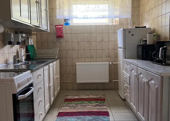 Kihnu Sadama Oeoemaja * Lemsi