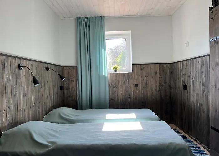 Kihnu Sadama Oeoemaja * Lemsi