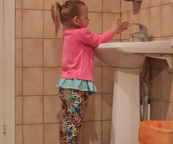 Pensjonat Kihnu Sadama Oeoemaja *